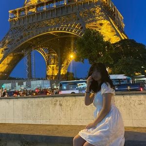 Meet your Posher, Crystal